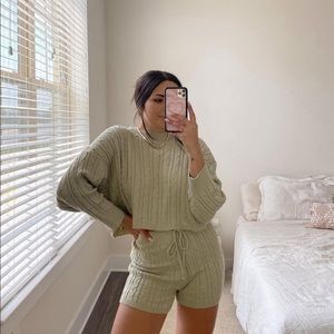 Green two piece sweater set